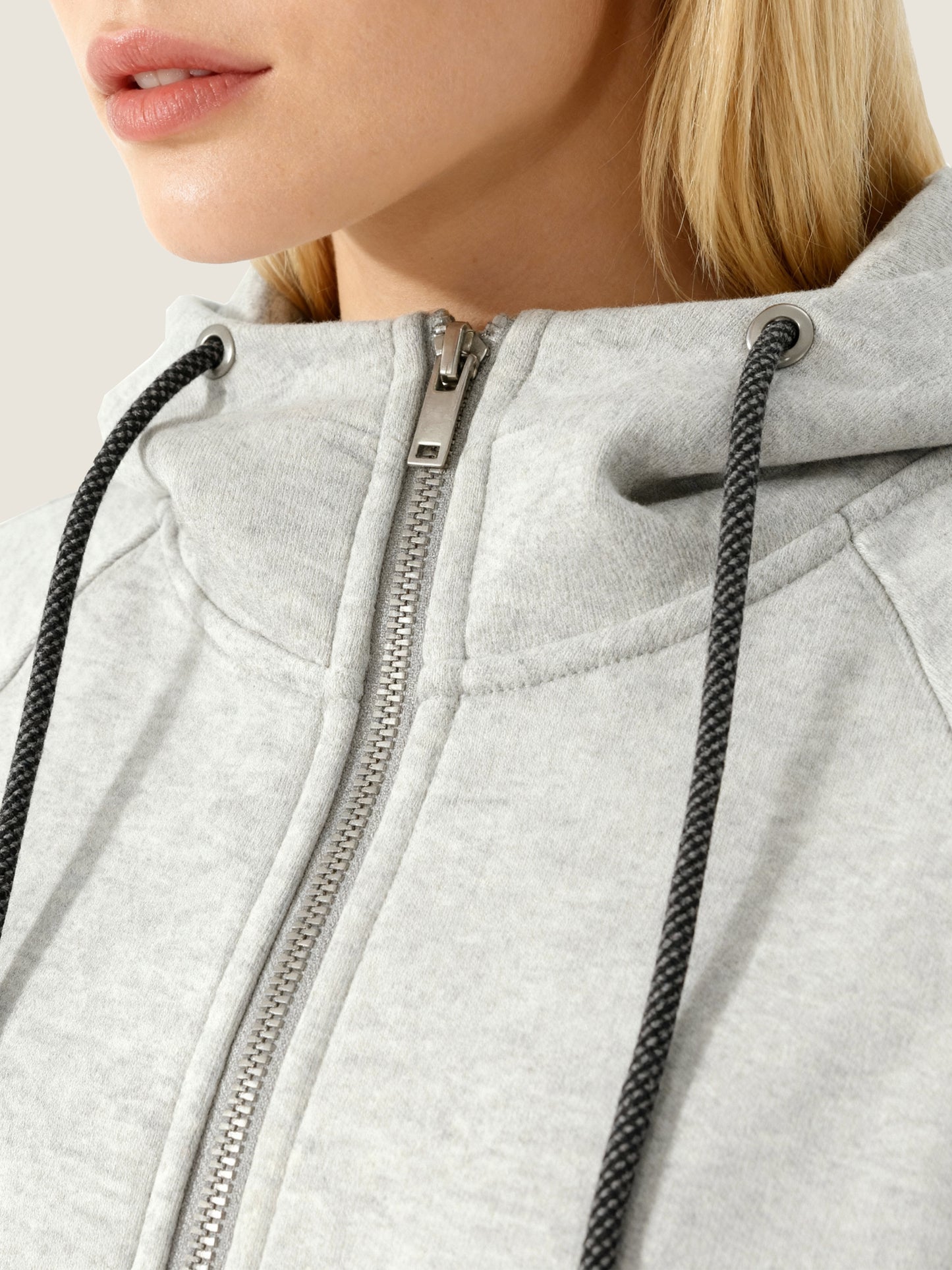 Contrast Hood Zip Hoodie M31N