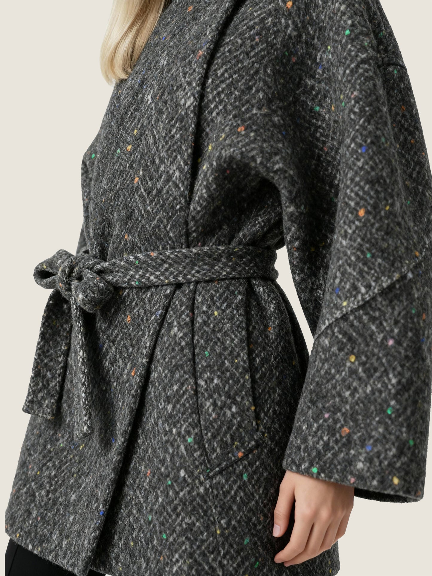 Textured Wrap Coat M31N