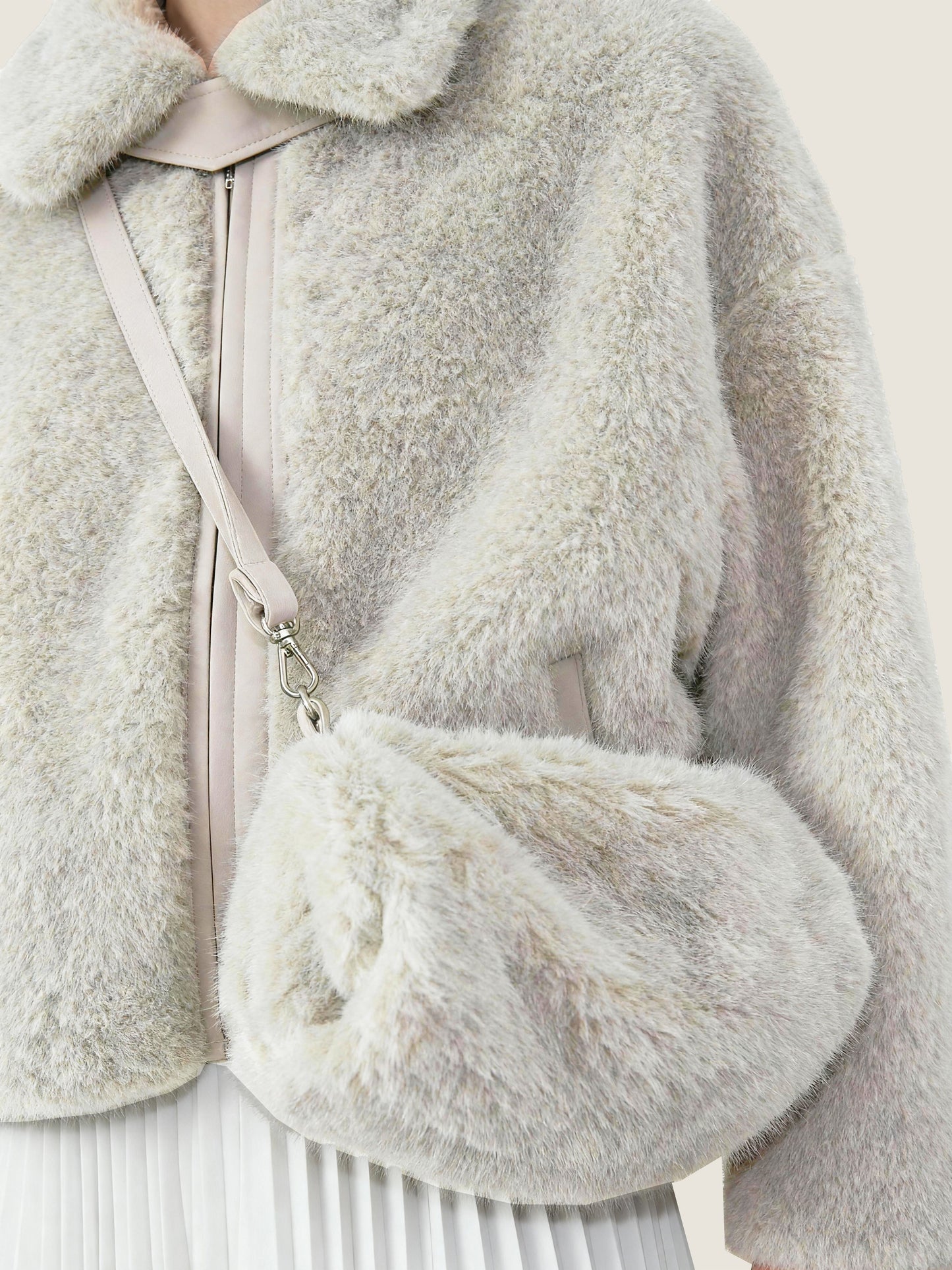 Plush Contrast Zip Jacket M31N