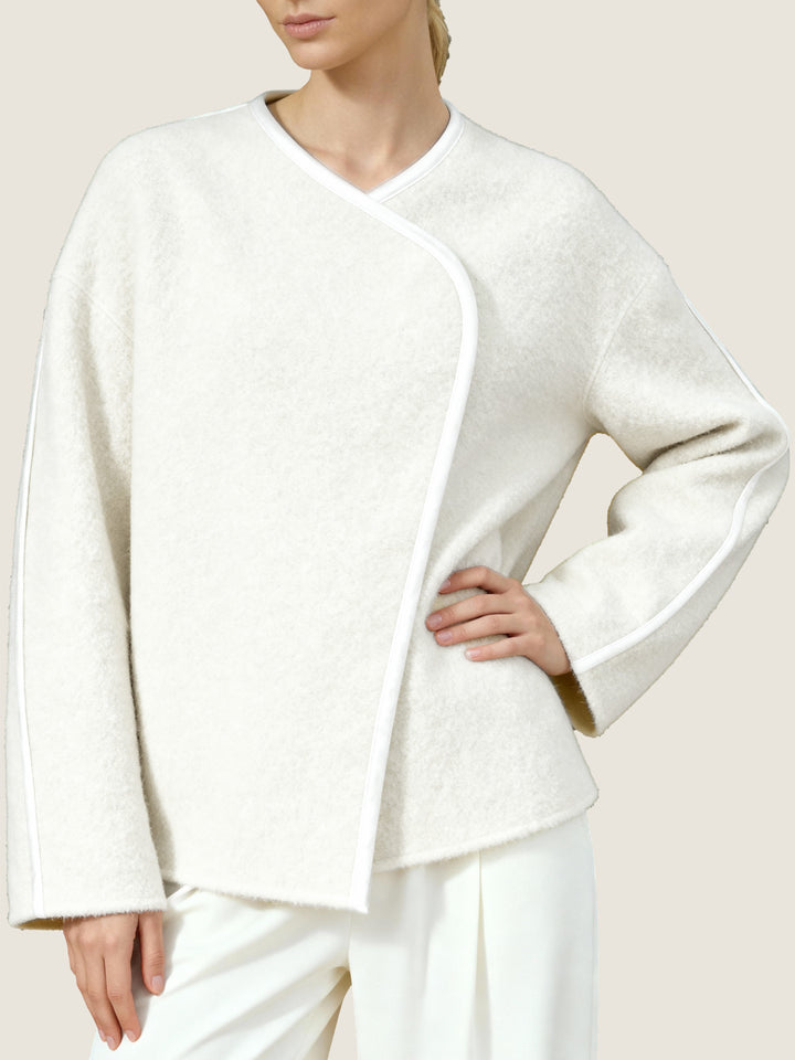 Structured Jacket with Curved Seam M31N