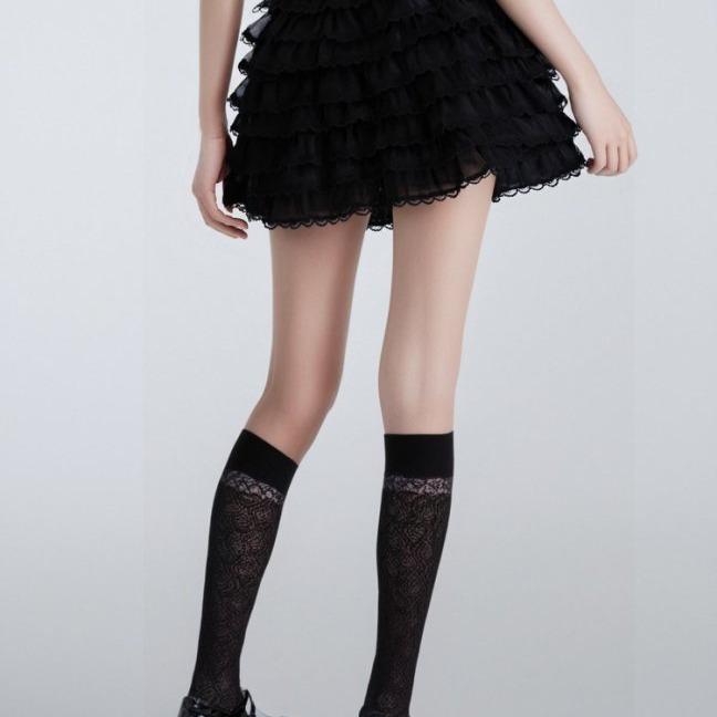 [M31N] Short skirt with elastic waist and lace layers 10078